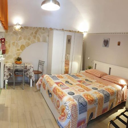 Giovanni S Little House CTA Eksteriør billede